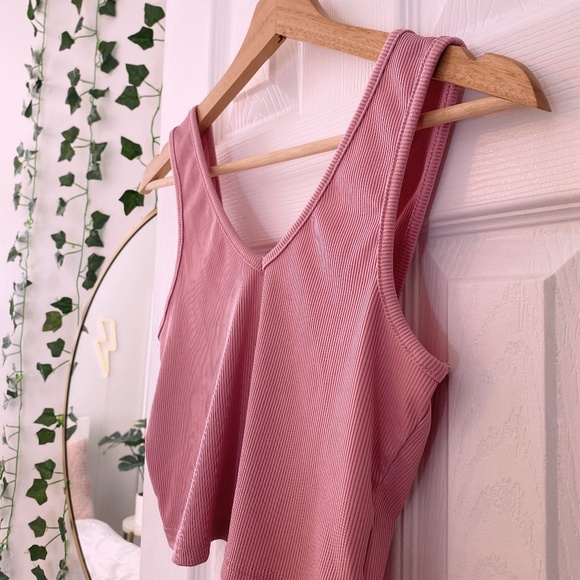 pink v neck crop top - Picture 1 of 2